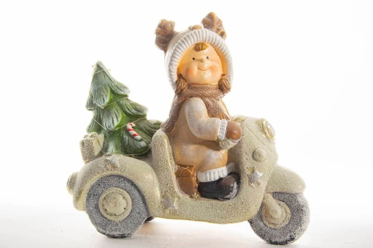 Figurka dziewczynki na skuterze 33,5 cm fot.2