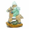Figurka chłopiec na koniku fot.2