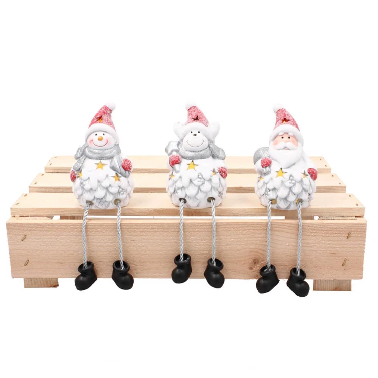 Figurki z wiszącymi nogami fot. 1