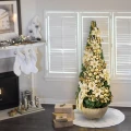 Choinka ubrana Złota