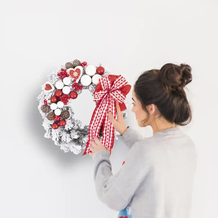 Ośnieżony Wianek Świąteczny Premium 35 cm - INGRID
