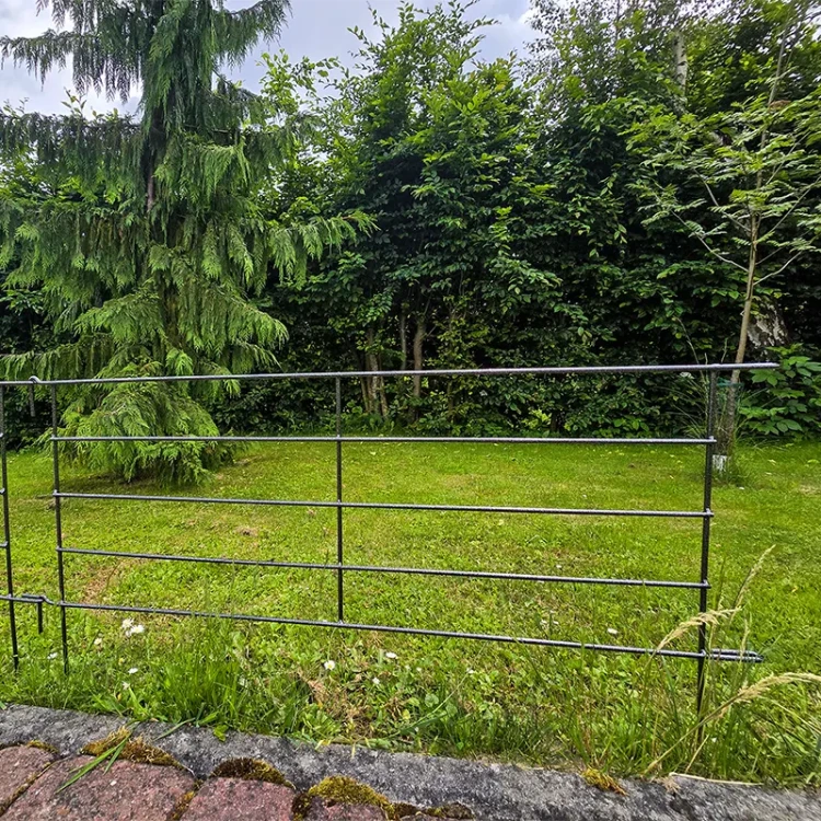 Metalowy płotek ogrodowy jodełka - wysokość 71 cm