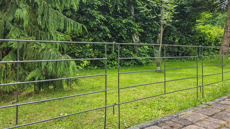 Metalowy płotek ogrodowy jodełka - wysokość 71 cm
