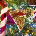Szklana Zawieszka Choinkowa - Kawałek Pizzy 10 cm