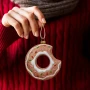 Piernikowy donut - Zawieszka choinkowa z brokatem 10 cm fot.3