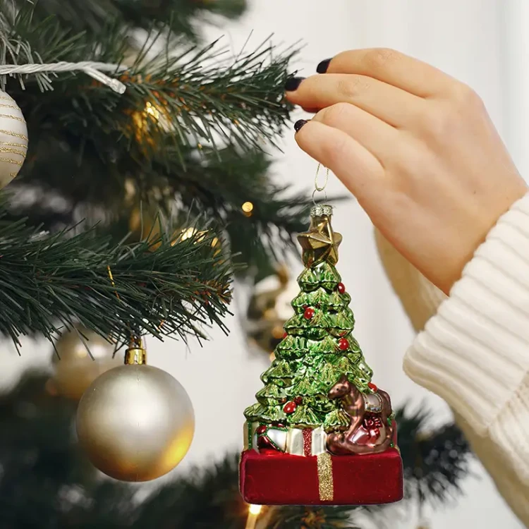 Świąteczna choinka - Szklana zawieszka choinkowa 13,5 cm