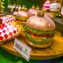 Szklana zawieszka choinkowa - Burger 10,3 cm