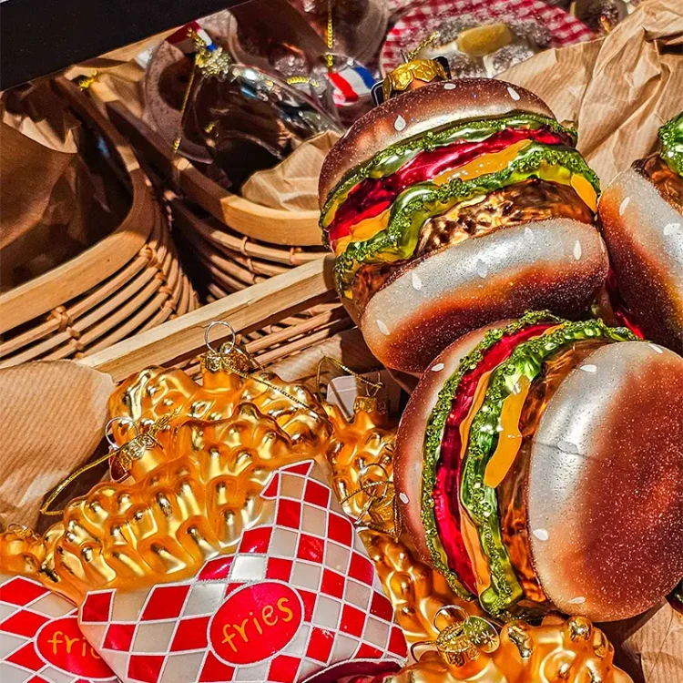 Szklana zawieszka choinkowa - Burger 10,3 cm