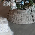 Osłonka wiklinowa pod choinkę 2