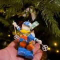 Zawieszka choinkowa 3D Donald na nartach z bajki Kaczor Donald od DISNEY