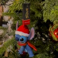 Zawieszka choinkowa Stitch w czapce Mikołaja z bajki Lilo i Stitch od DISNEY