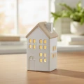 Biały ceramiczny domek z diodami LED 6,7x8,7x15,5cm