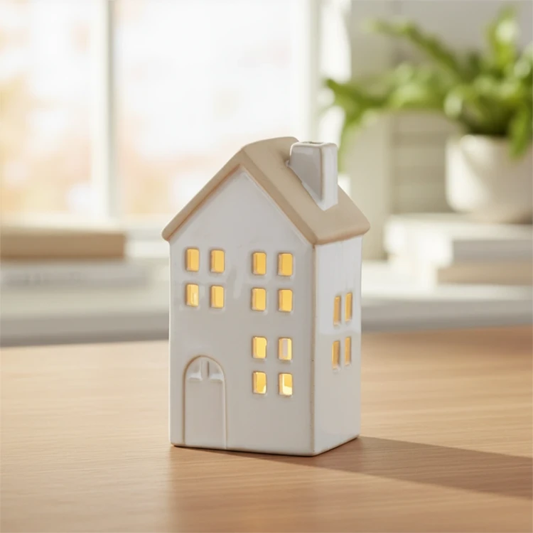 Biały ceramiczny domek z diodami LED 6,7x8,7x15,5cm