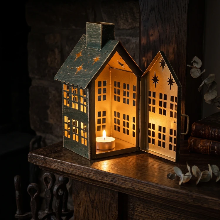 Metalowy lampion domek zielony 20x11,5 cm ART-POL A182367